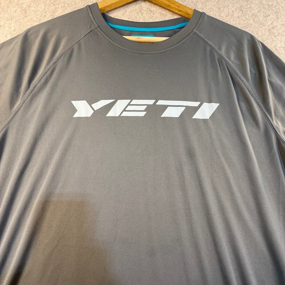 Yeti Mens Gray Short Sleeve Performance Graphic Logo T-Shirt Size Large T0744 - Picture 3 of 4